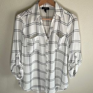 A.Byer white and black button up v-neck women’s top | size medium